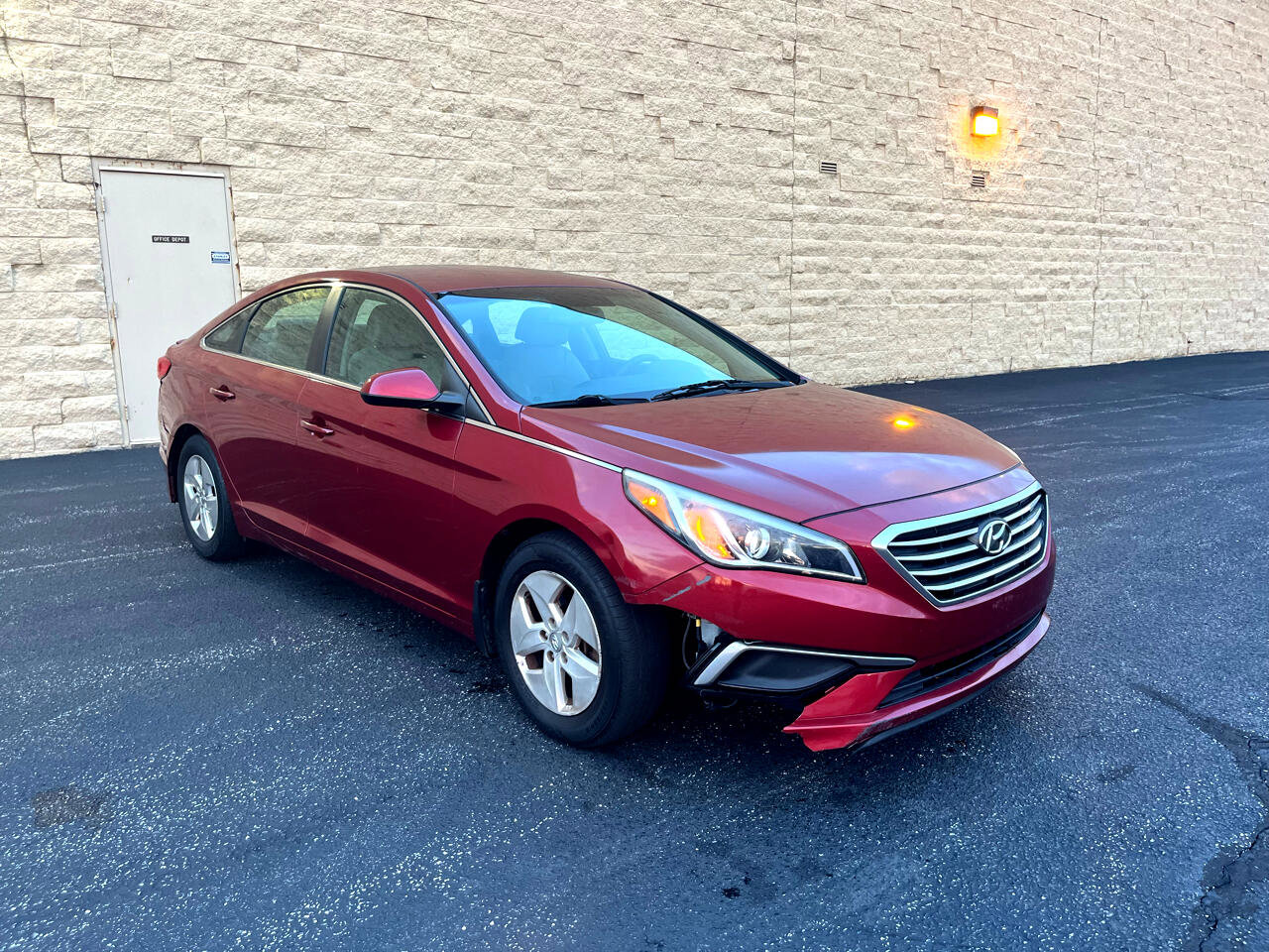 Used 2016 Hyundai Sonata SE image 7