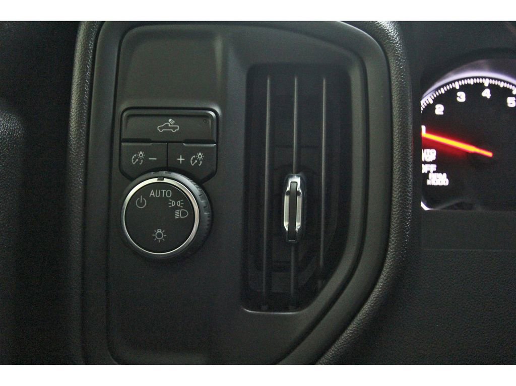 Used 2024 Chevrolet Silverado 1500 Custom image 19