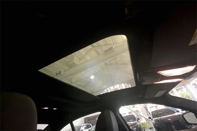 Used 2023 BMW 330i Sedan image 21