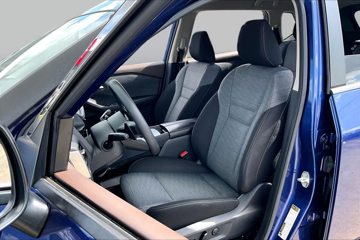 Certified 2023 Nissan Rogue SV FWD image 8