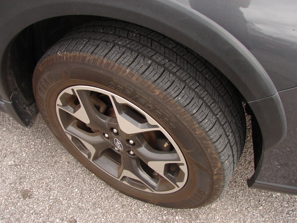 Used 2020 Subaru Crosstrek 2.0i Premium image 3