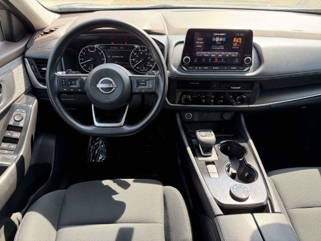 Used 2023 Nissan Rogue S AWD/4WD image 3