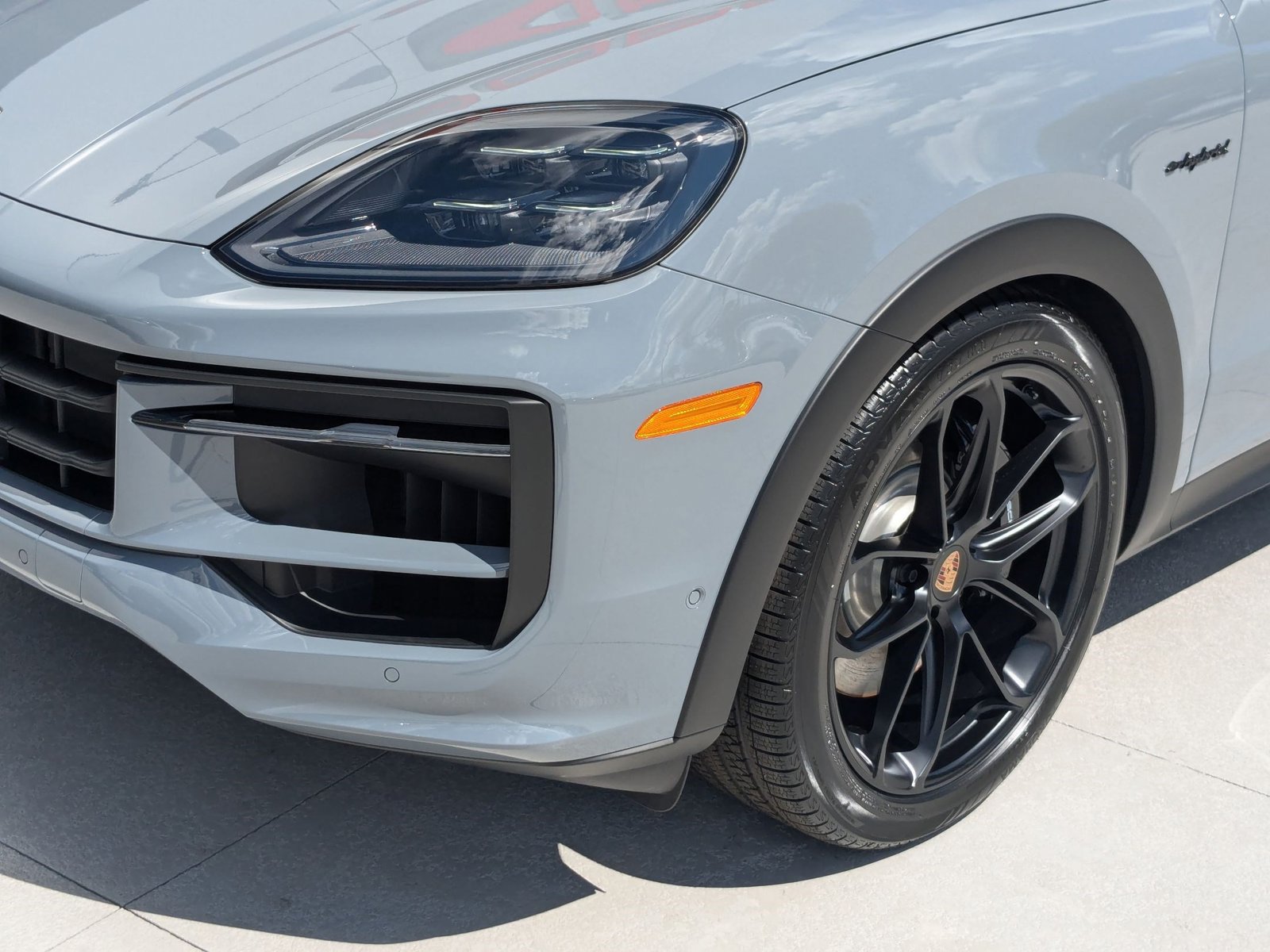 New 2025 Porsche Cayenne S AWD/4WD image 12