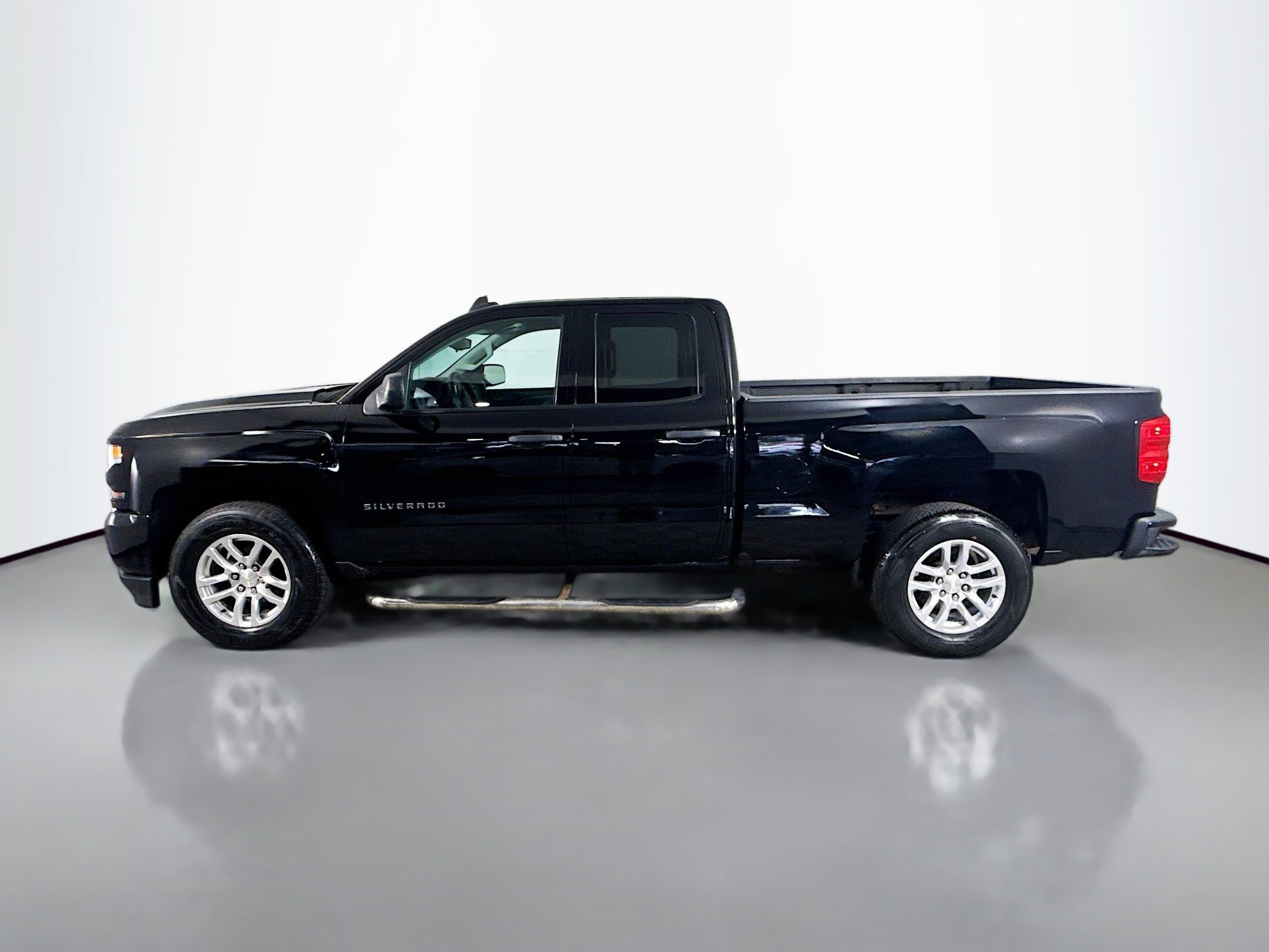 Used 2019 Chevrolet Silverado 1500 Custom w/ Custom Convenience Package image 6
