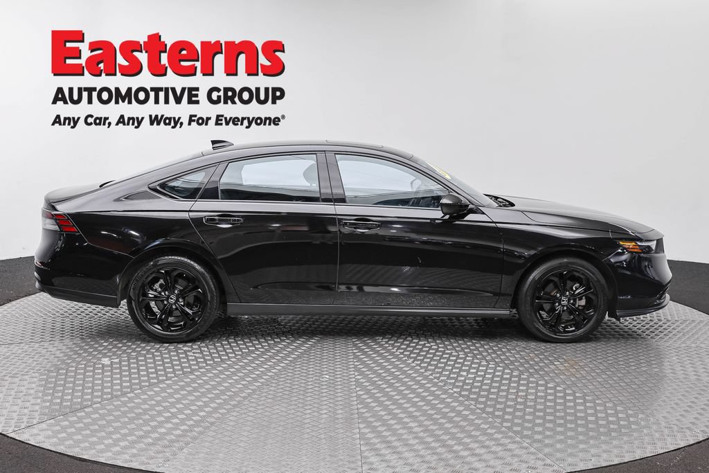 Used 2025 Honda Accord SE image 4