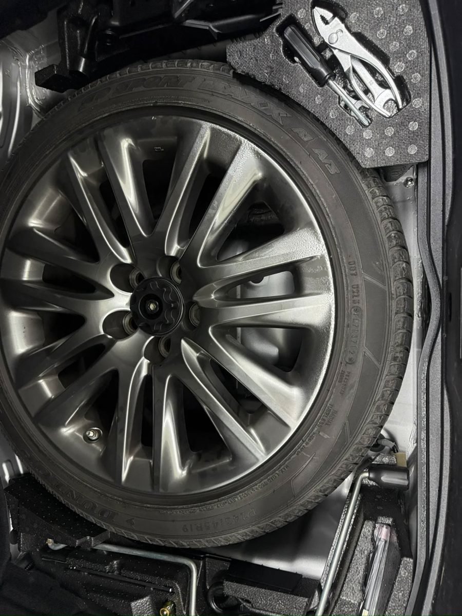 Used 2013 Lexus LS 460 w/ Comfort Pkg RWD image 46