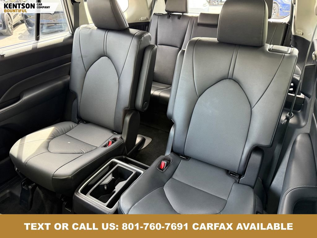 Used 2025 Toyota Grand Highlander AWD image 31