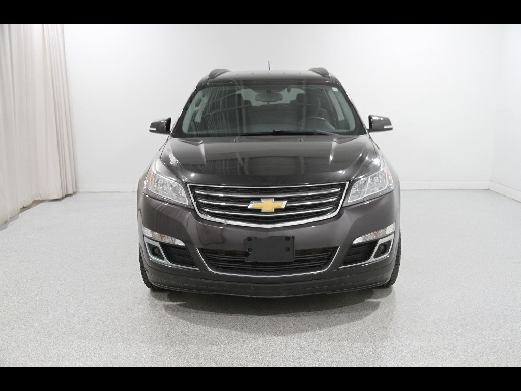 Used 2017 Chevrolet Traverse LT image 2
