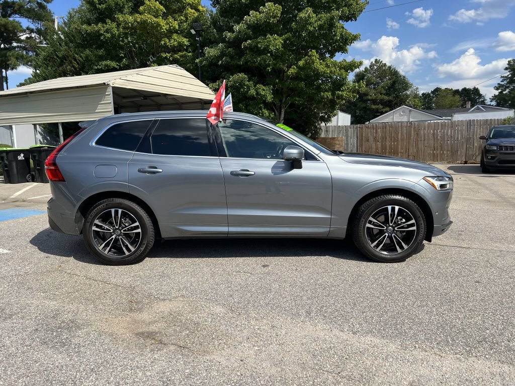 Used 2019 Volvo XC60 T5 Momentum w/ Premium Package AWD/4WD image 4