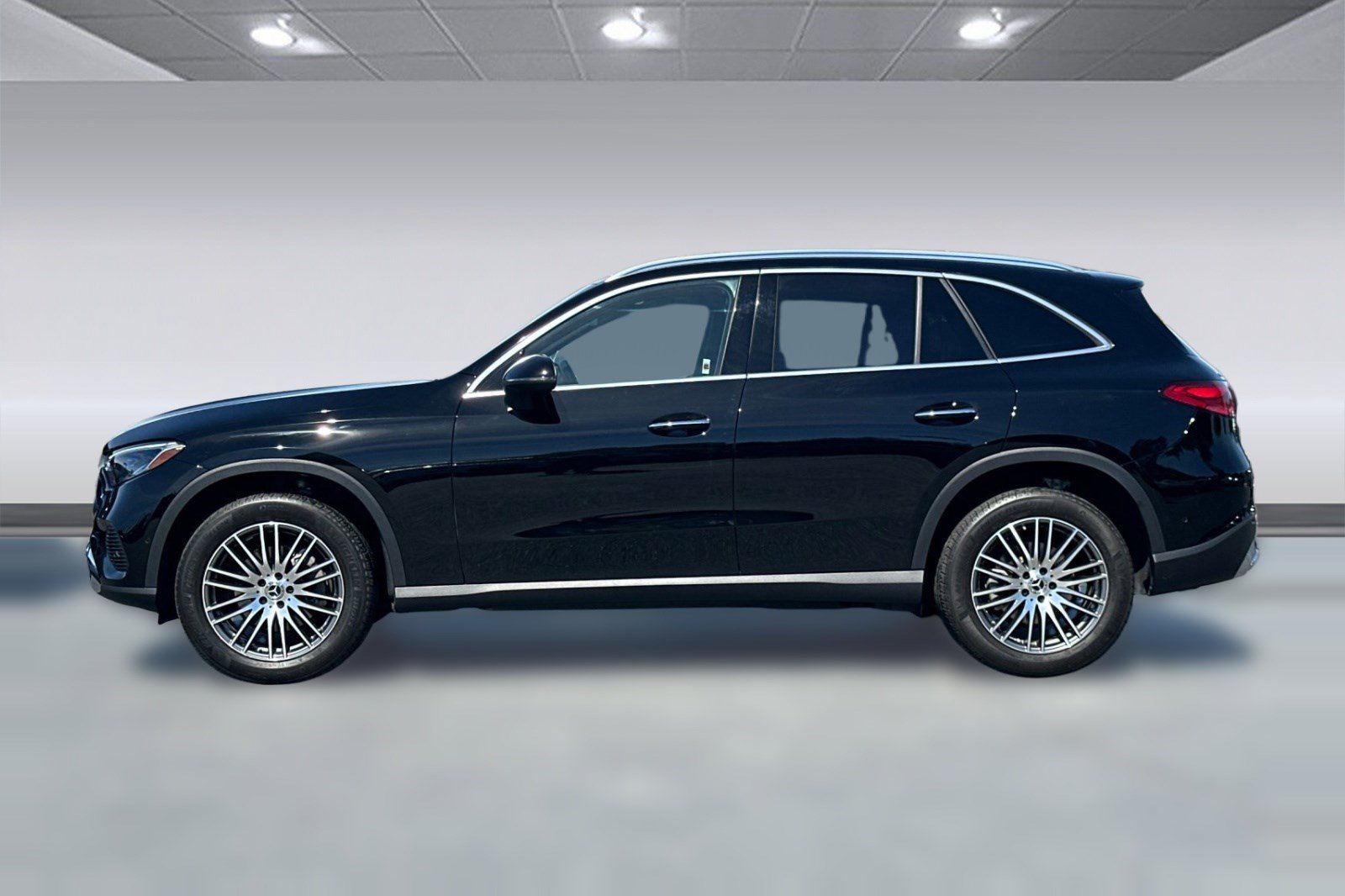 Certified 2024 Mercedes-Benz GLC 300 4MATIC image 2