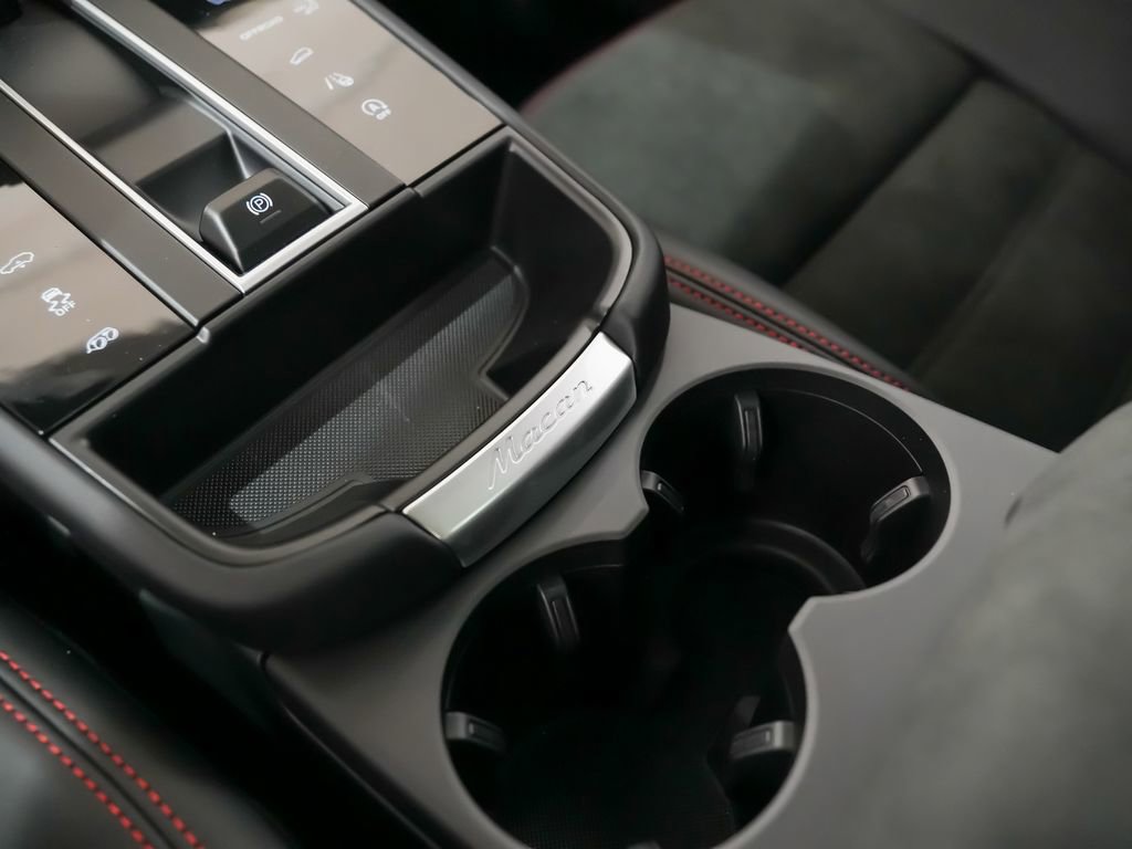 New 2026 Porsche Macan GTS image 34