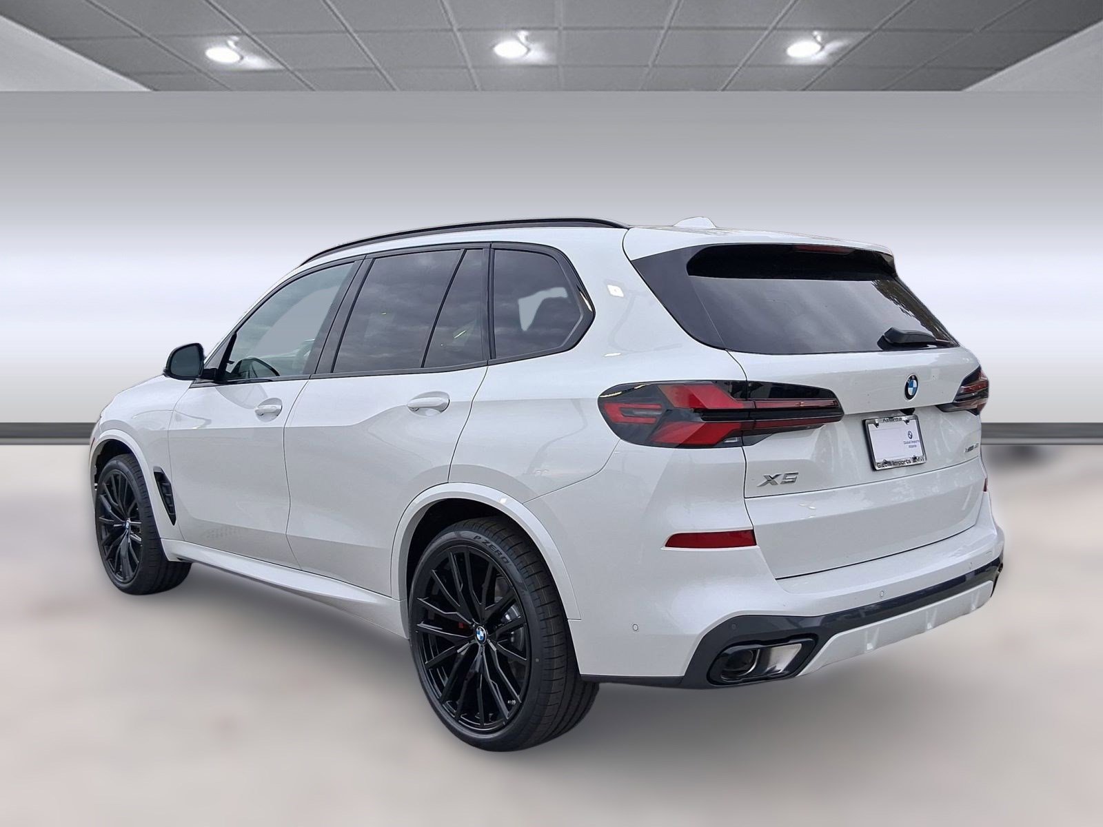 New 2026 BMW X5 xDrive40i w/ M Sport Package image 3