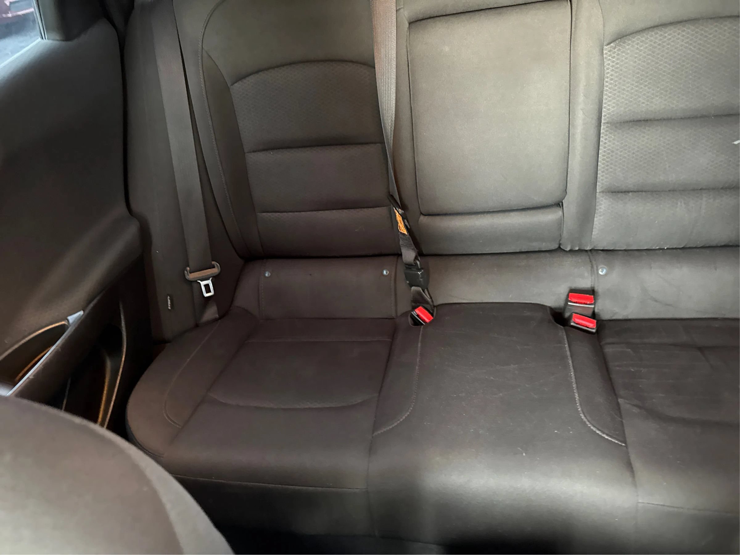 Used 2018 Chevrolet Malibu LT FWD image 16