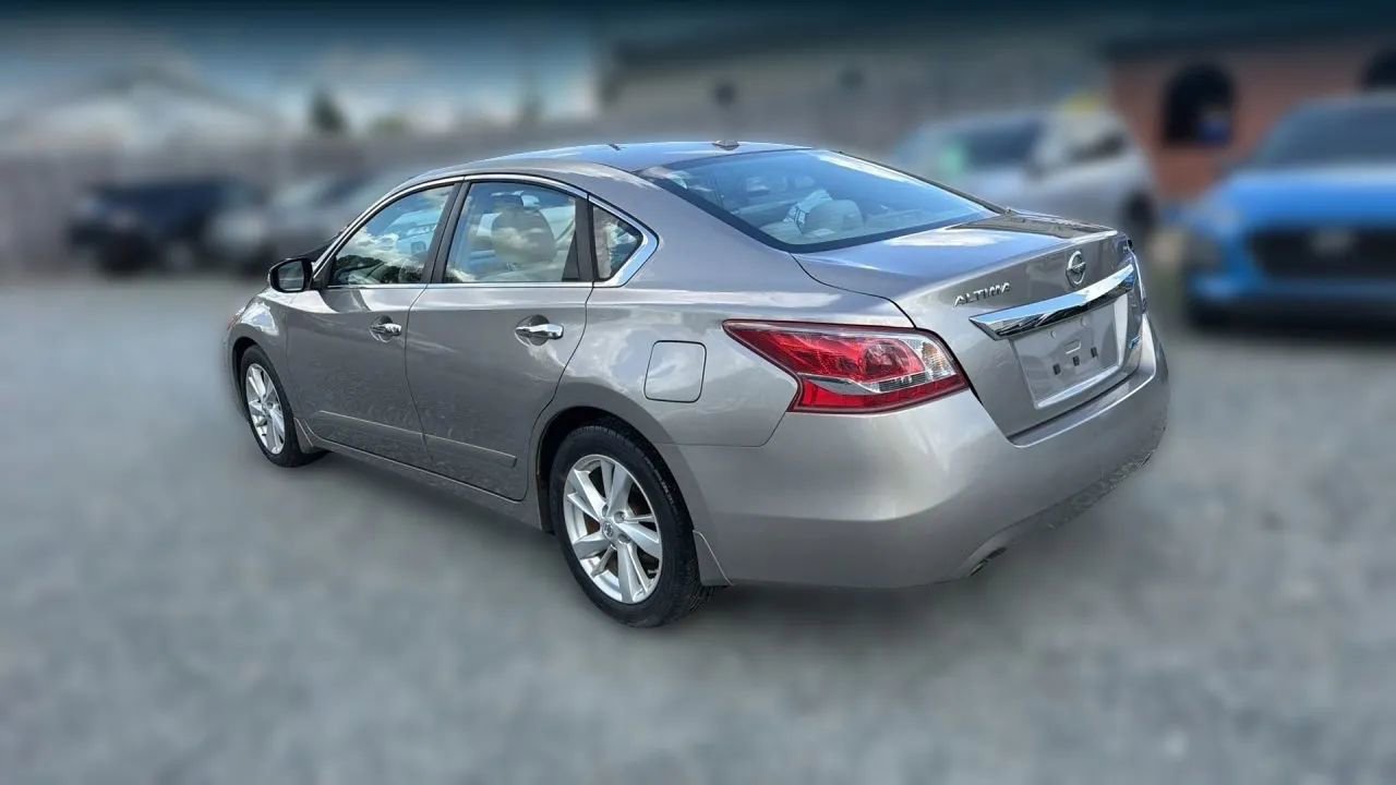 Used 2013 Nissan Altima 2.5 SV w/ 2.5SV Convenience Pkg FWD image 6