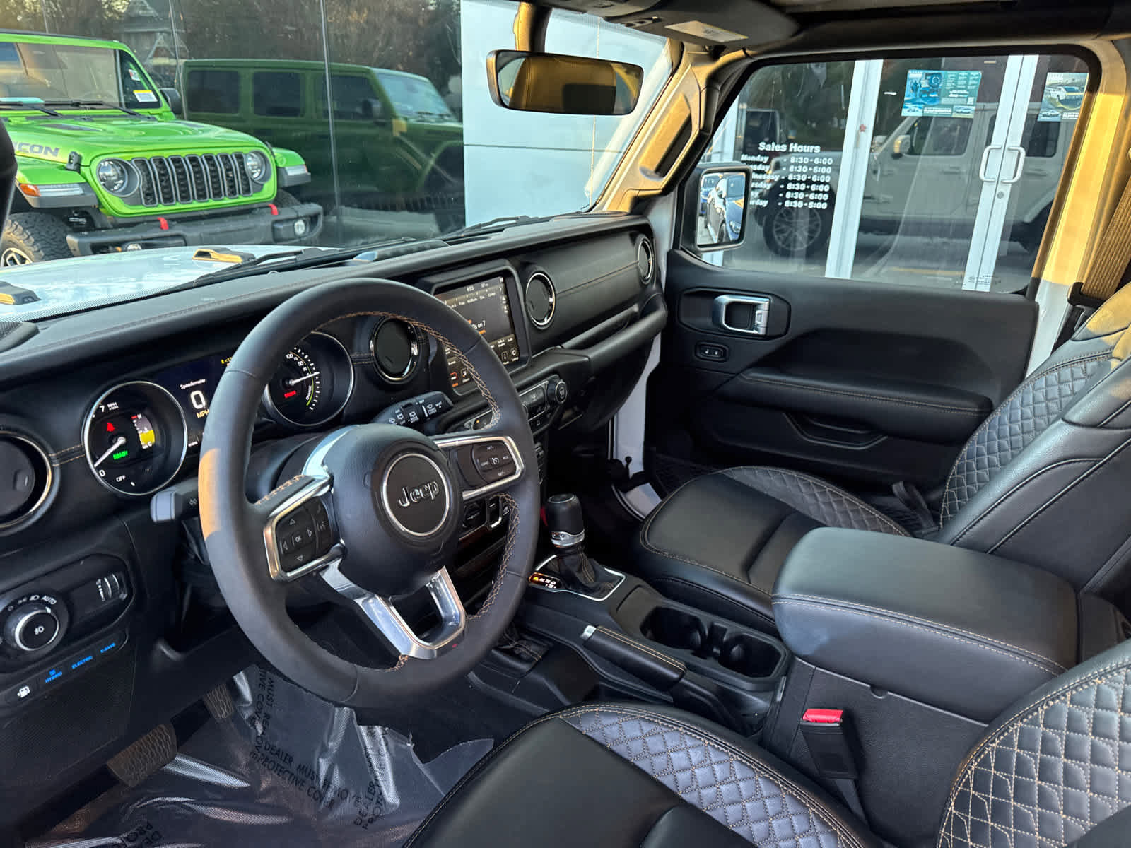 Used 2023 Jeep Wrangler Unlimited Sahara image 12