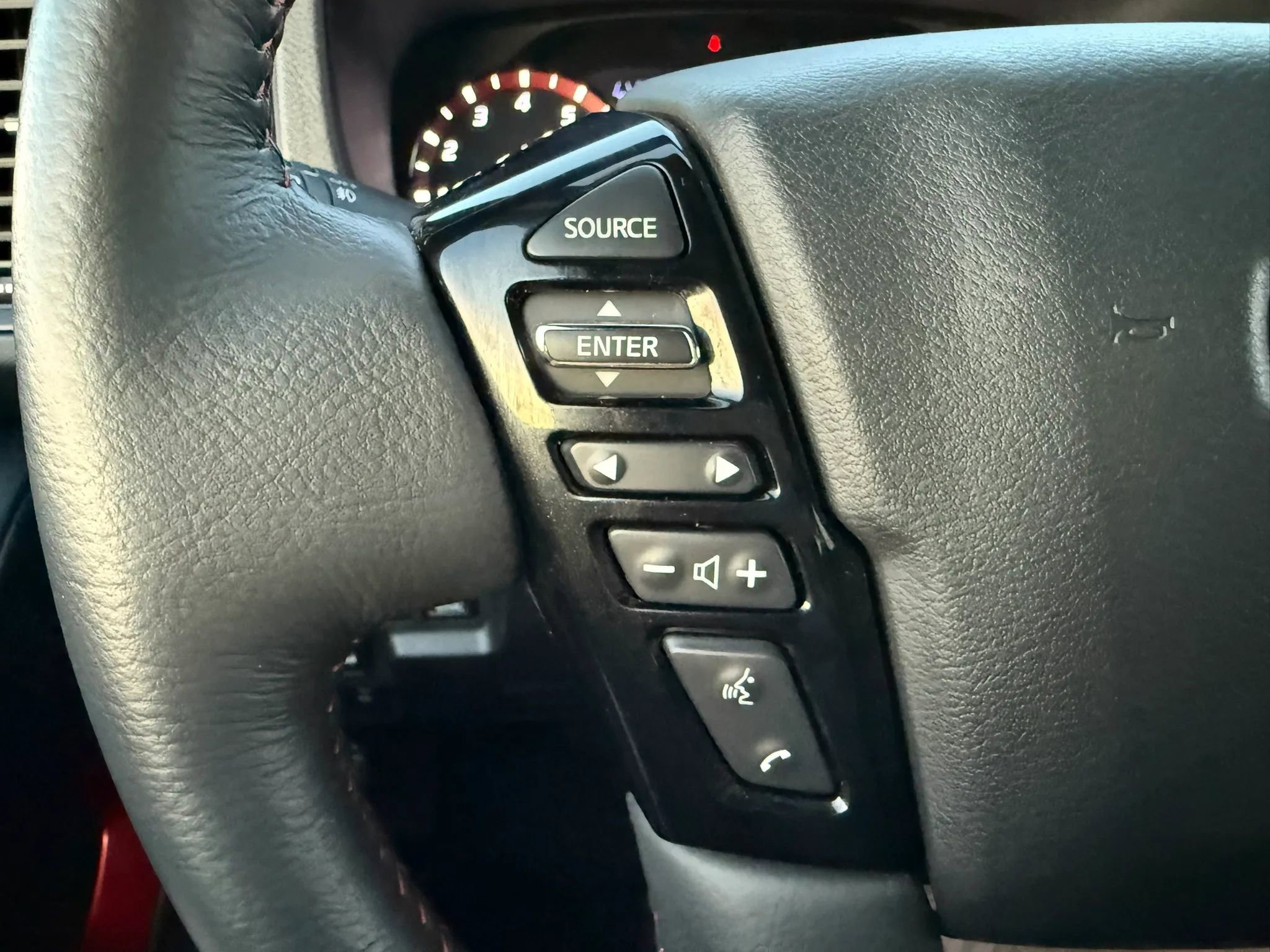 Used 2024 Nissan Frontier PRO-4X w/ Pro Premium Package image 26