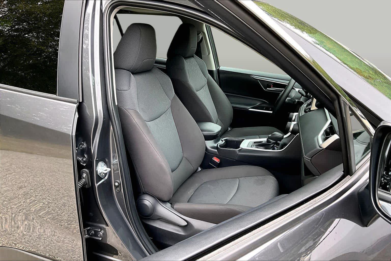 Used 2025 Toyota RAV4 XLE w/ Convenience Package AWD/4WD image 8