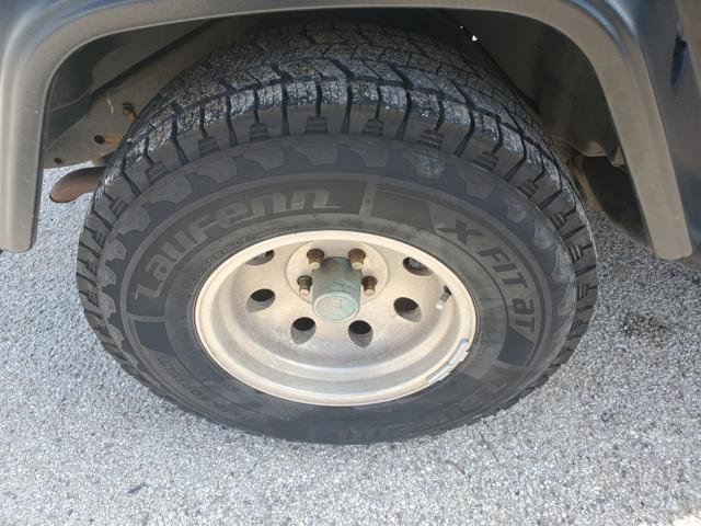 Used 1998 Jeep Wrangler SE image 19
