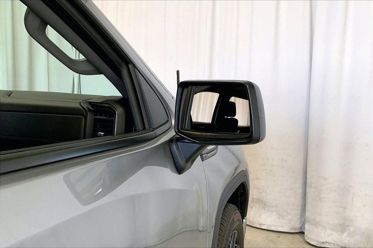 Used 2025 GMC Sierra 1500 Elevation image 11