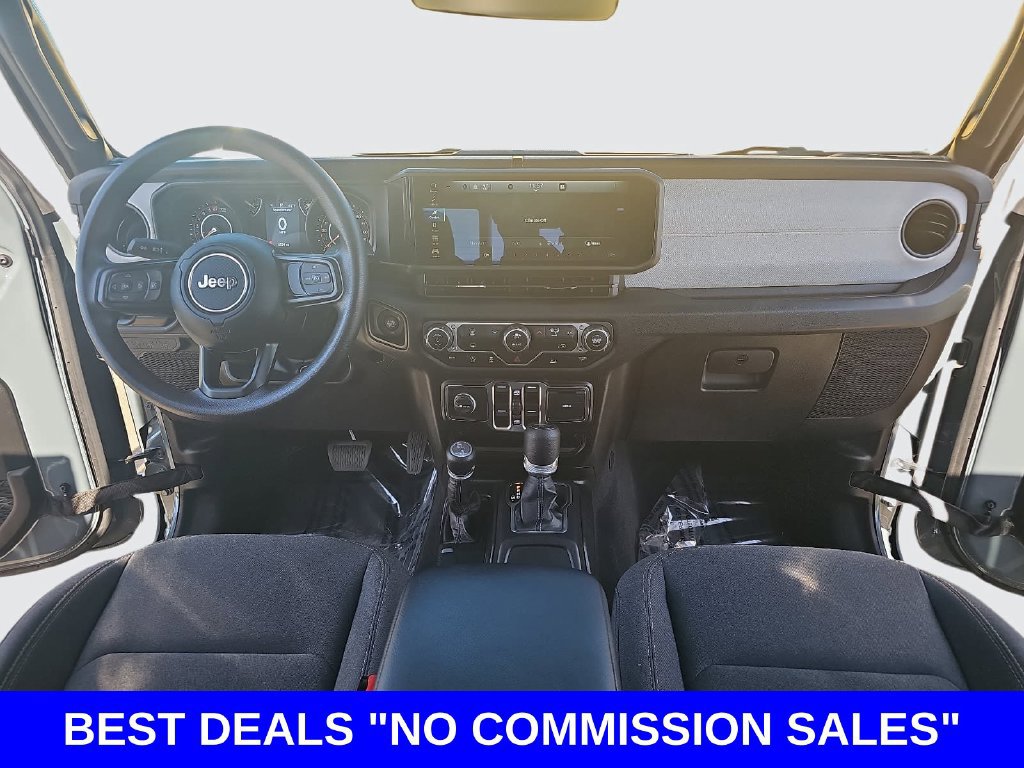 Used 2025 Jeep Gladiator Sport AWD/4WD image 9