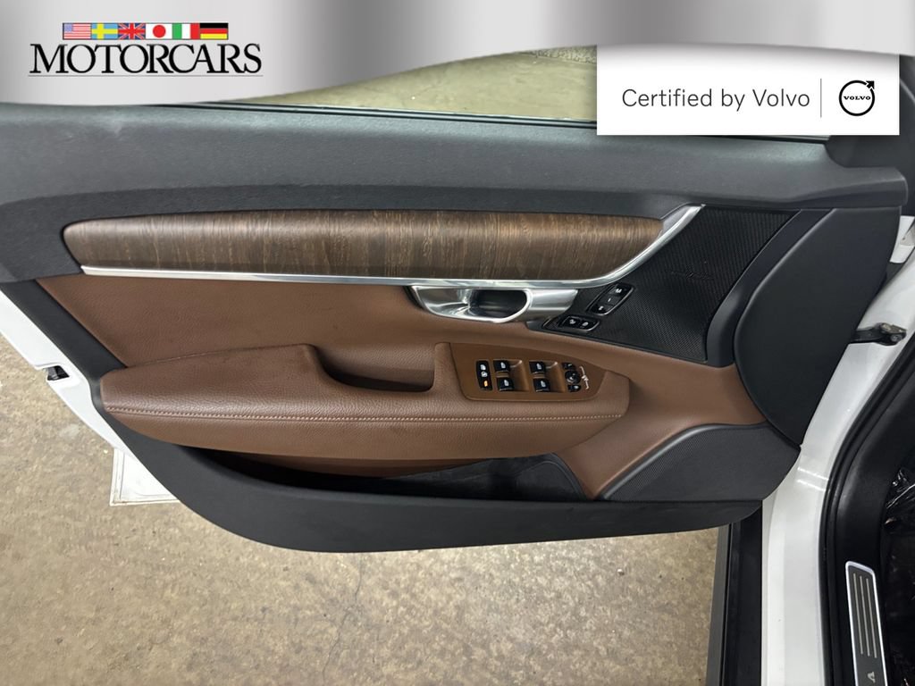 Used 2022 Volvo V90 B6 Cross Country w/ Advanced Package AWD/4WD image 11