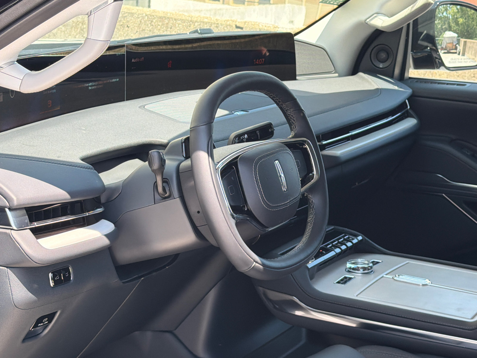 New 2027 Lincoln Navigator Premiere AWD/4WD image 16