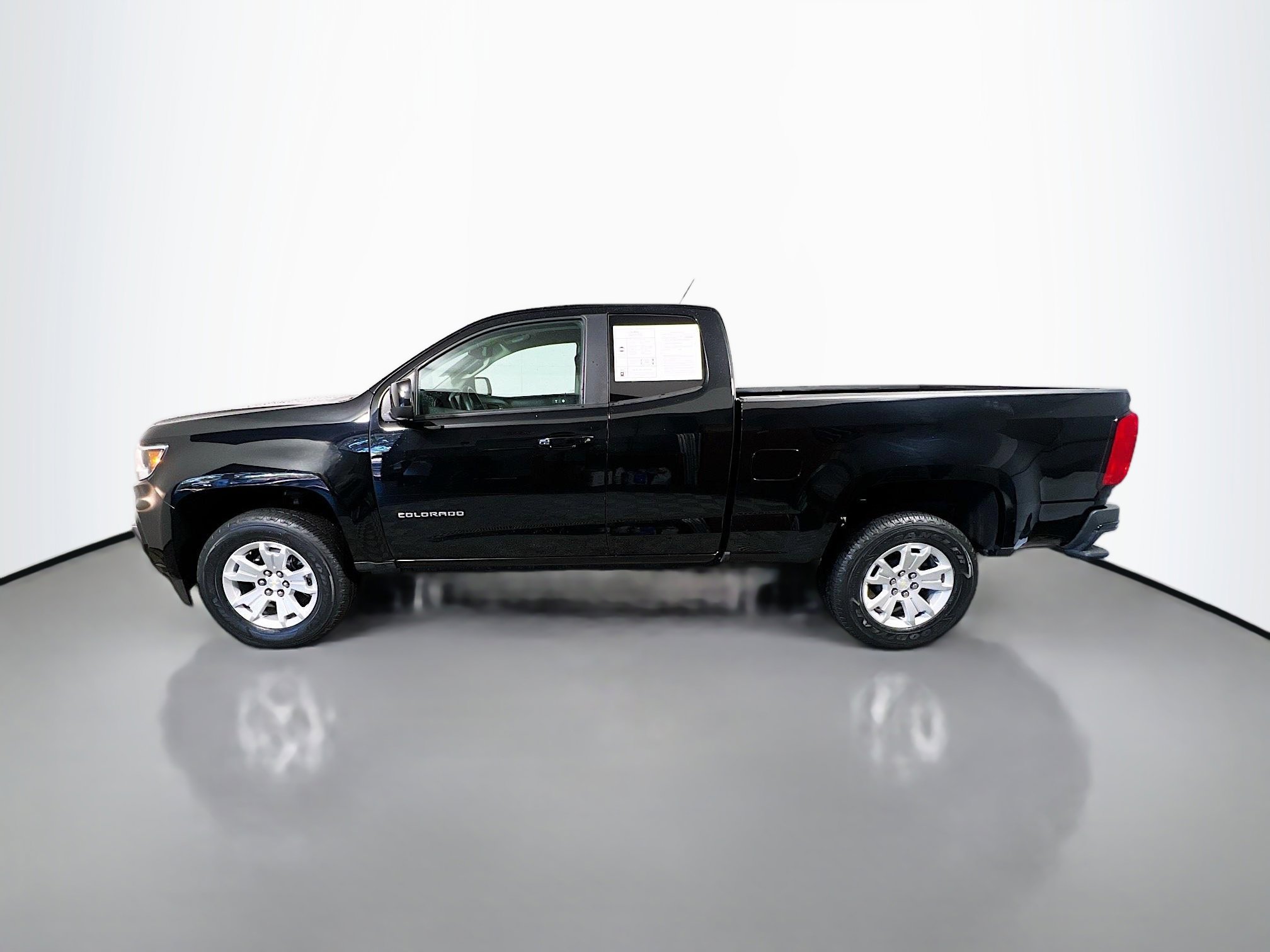 Used 2022 Chevrolet Colorado LT w/ Fleet Safety Package image 9