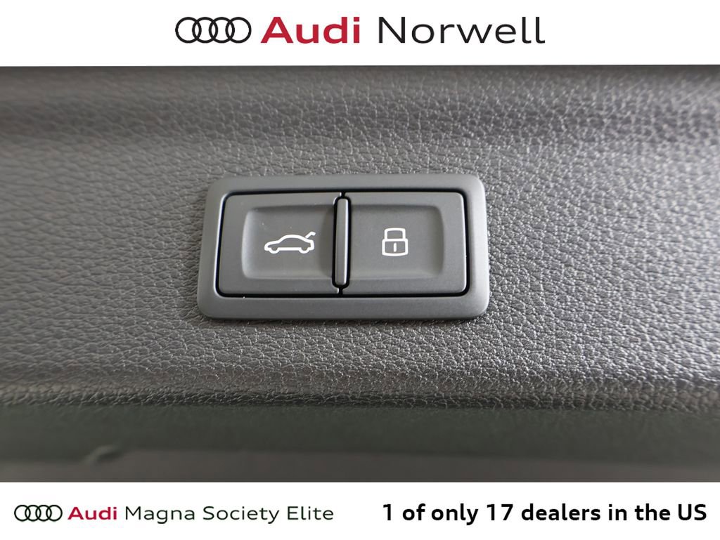 Used 2025 Audi Q3 2.0T Premium w/ Convenience Package image 17