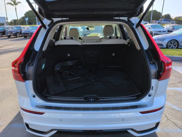 Used 2025 Volvo XC60 T8 Plus w/ Protection Package Premier AWD/4WD image 6
