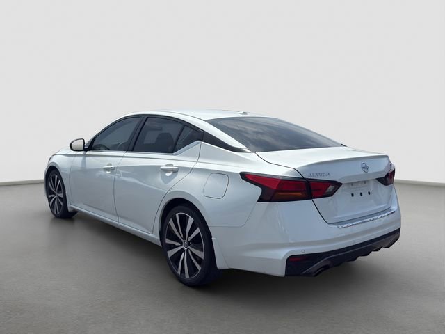 Used 2020 Nissan Altima 2.5 SR w/ Premium Package FWD image 4