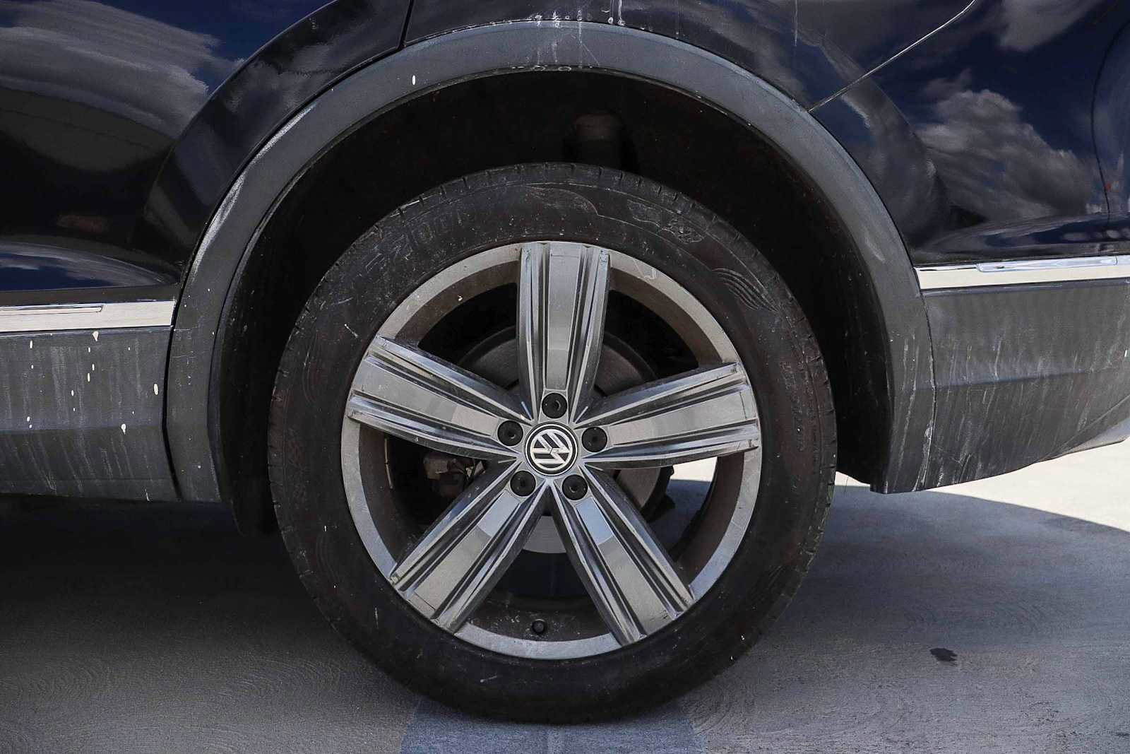 Used 2020 Volkswagen Tiguan SEL FWD image 10