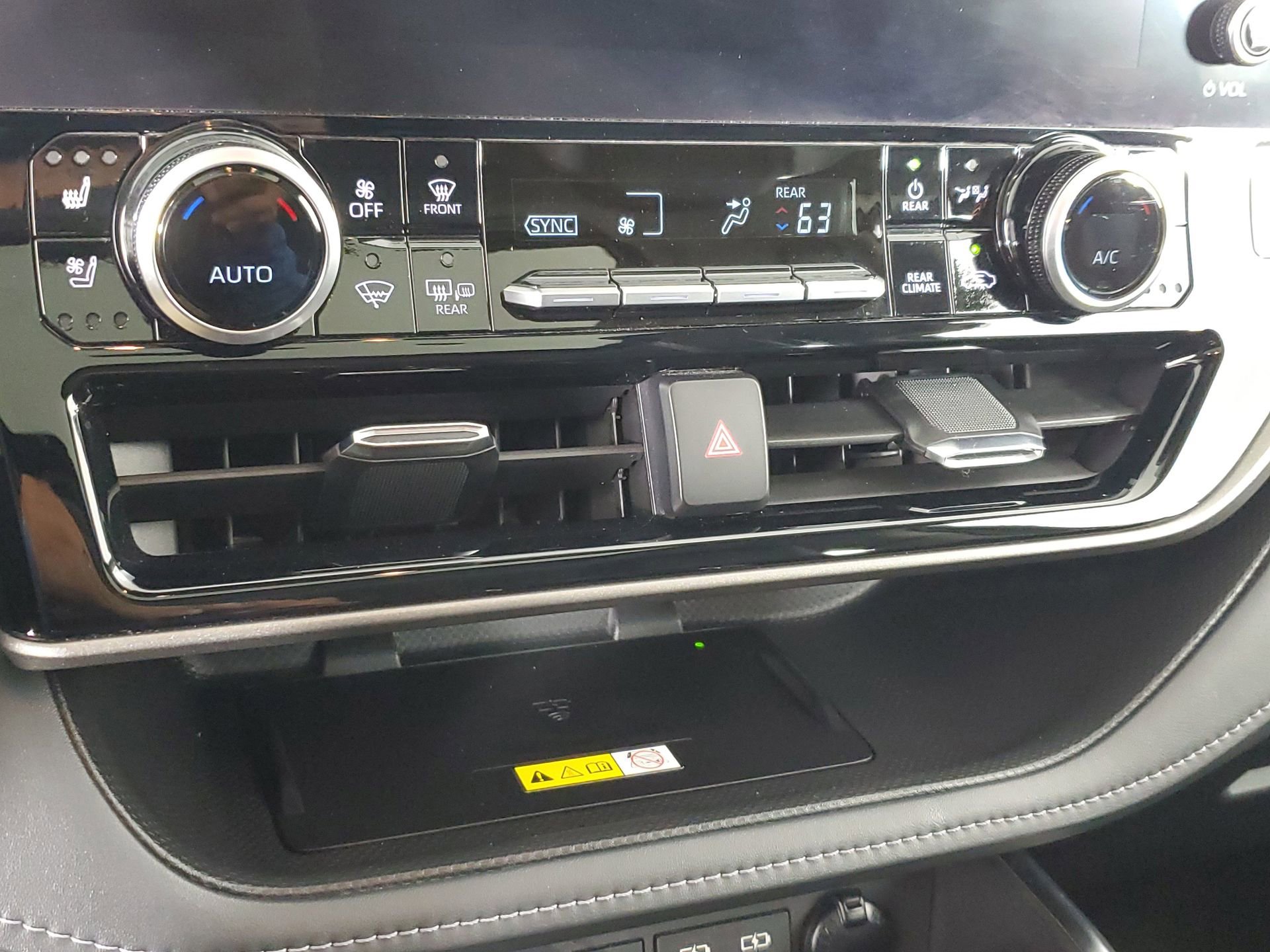 Used 2023 Toyota Highlander Limited image 42