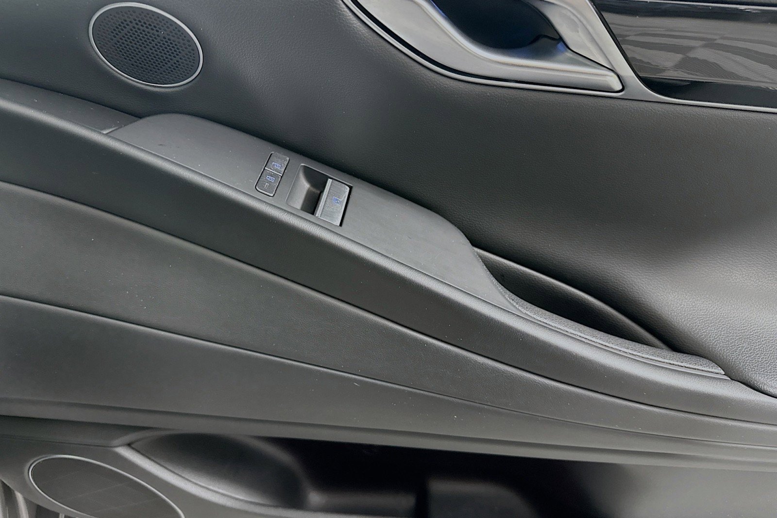 Used 2023 Genesis G80 2.5T image 22