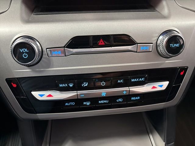 Used 2022 Ford Explorer XLT image 19