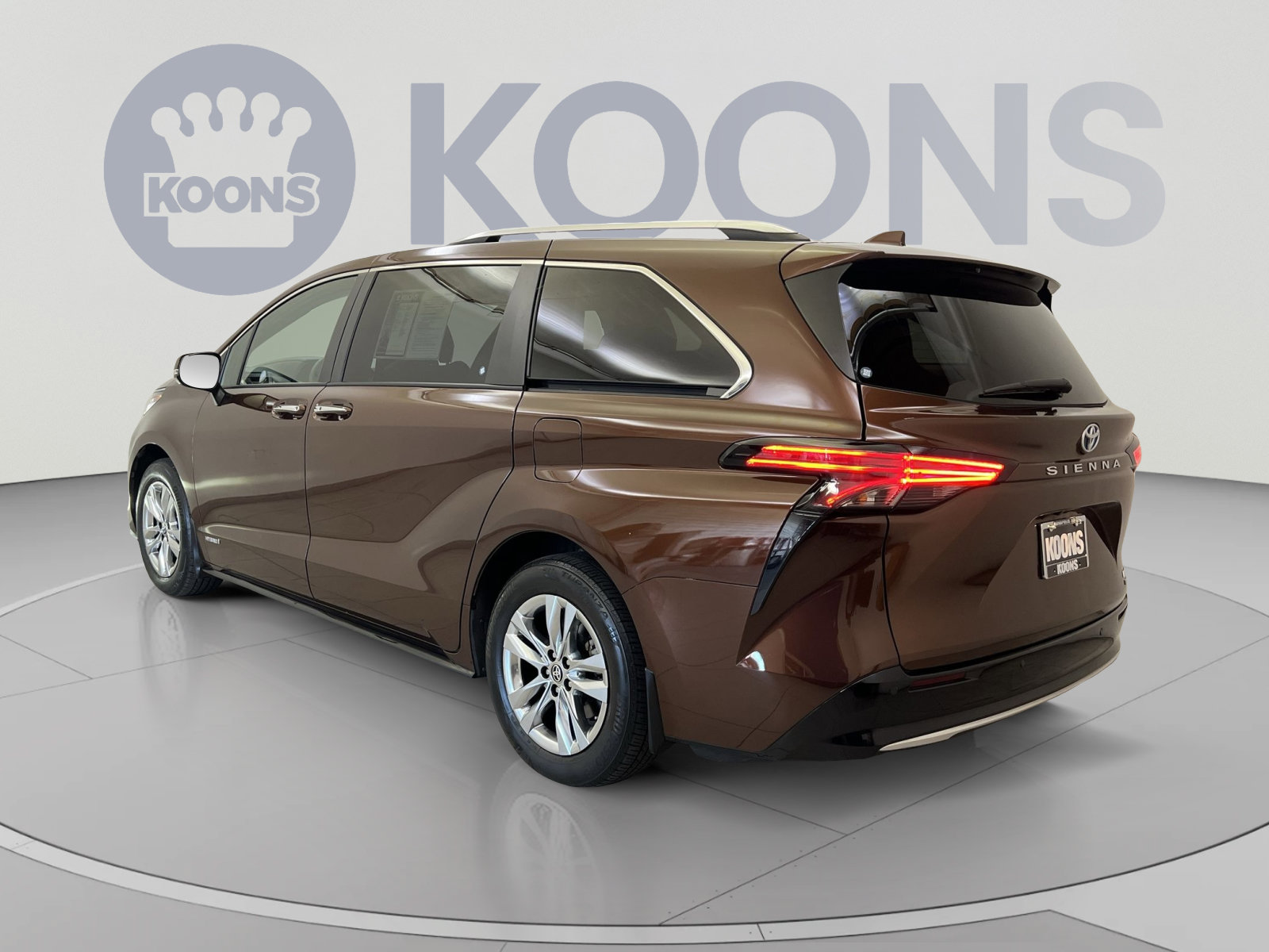 Used 2021 Toyota Sienna Limited FWD image 7