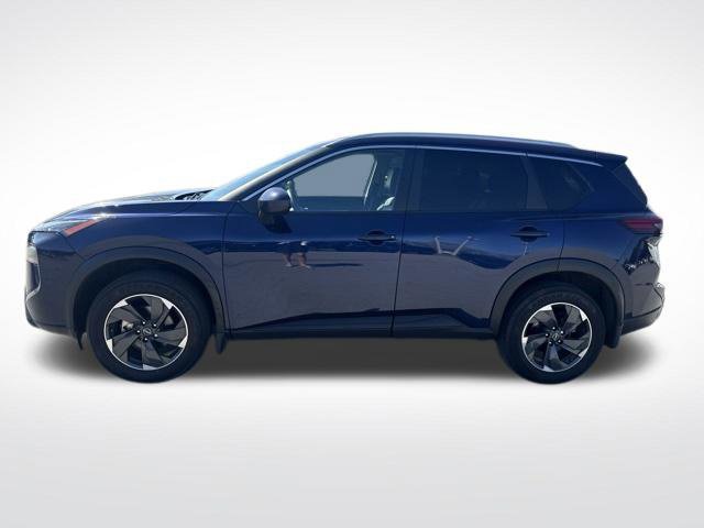 Used 2024 Nissan Rogue SV w/ SV Premium Package AWD/4WD image 2