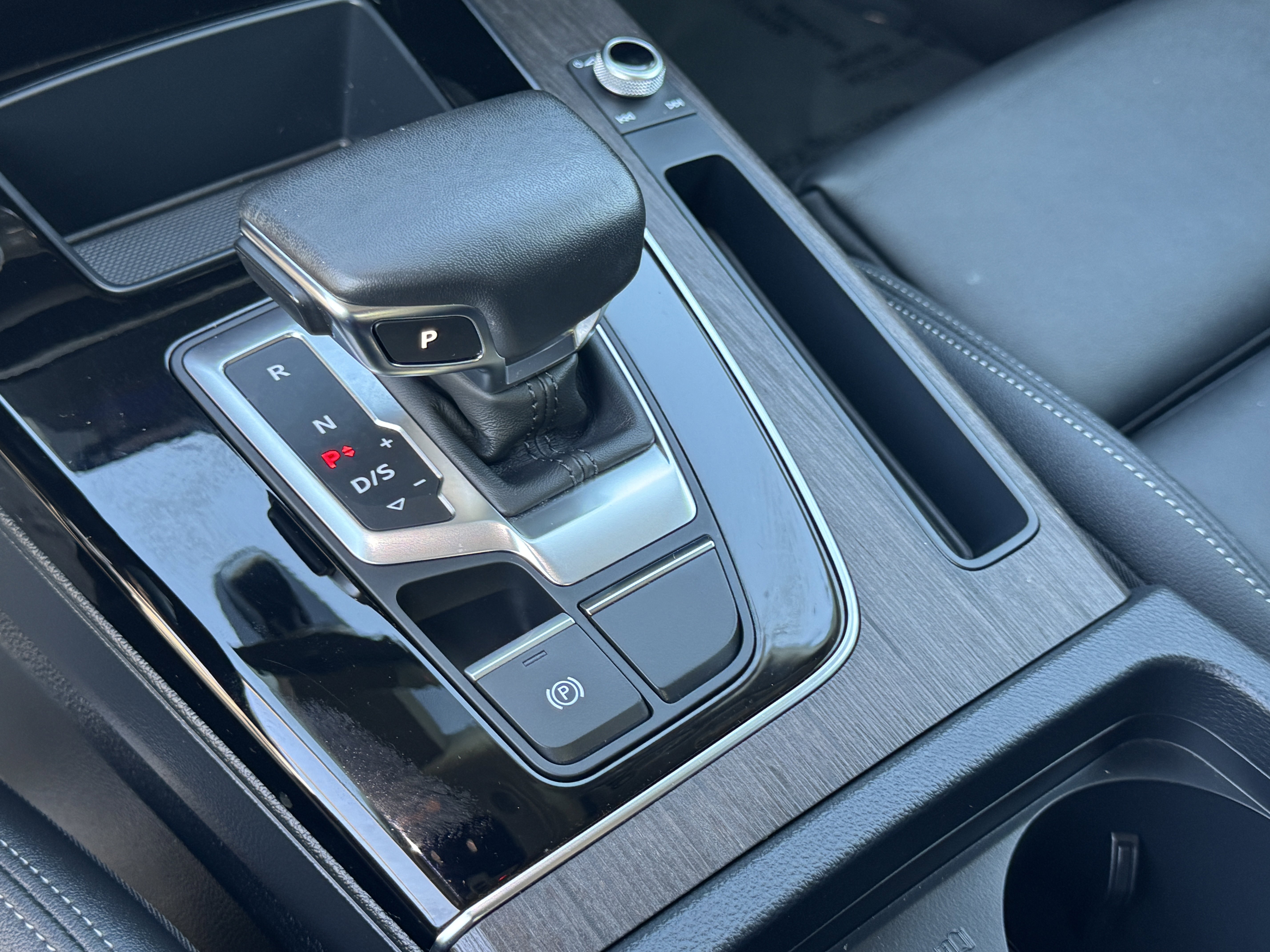 Used 2024 Audi Q5 2.0T Premium w/ Convenience Package image 27