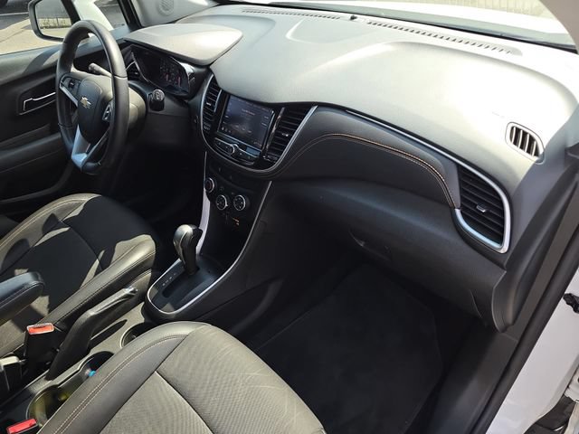 Certified 2020 Chevrolet Trax LT w/ LT Convenience Package FWD image 34