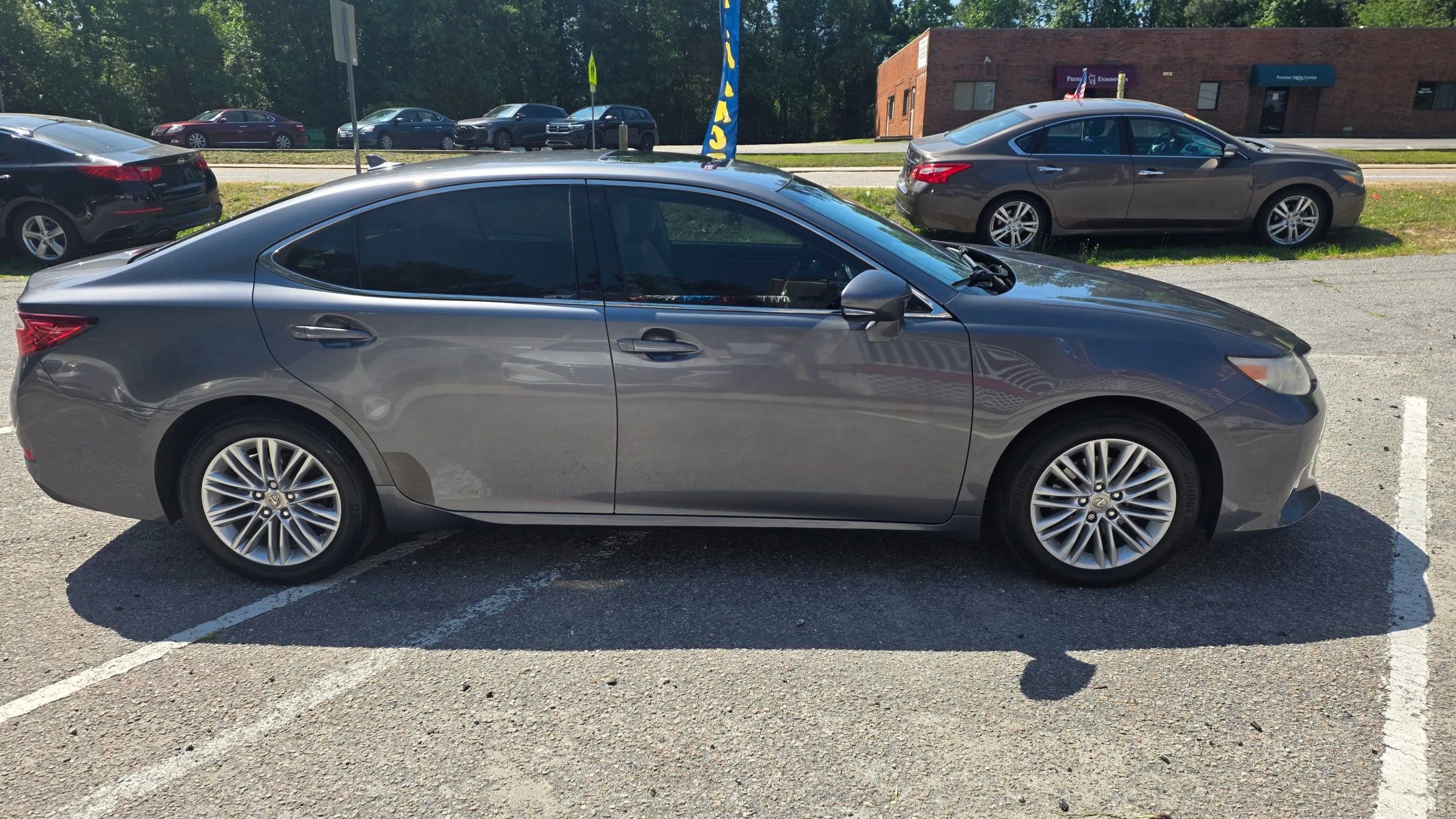 Used 2013 Lexus ES 350 w/ Luxury Pkg FWD image 4