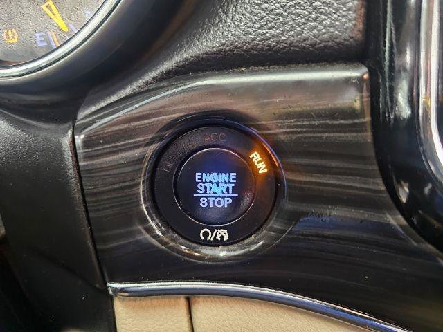 Used 2019 Jeep Grand Cherokee Limited AWD/4WD image 17