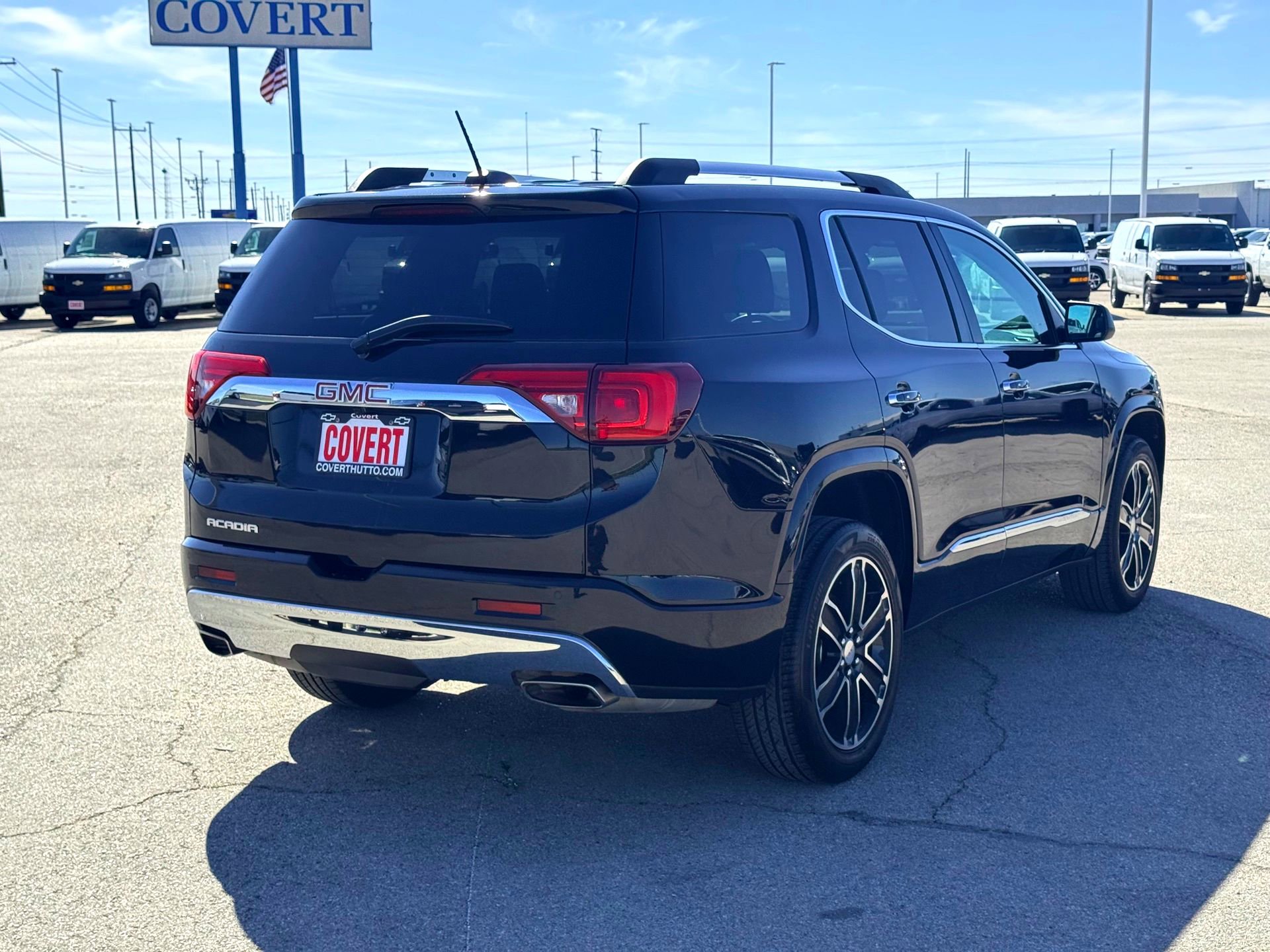 Used 2017 GMC Acadia Denali w/ Technology Package FWD image 6