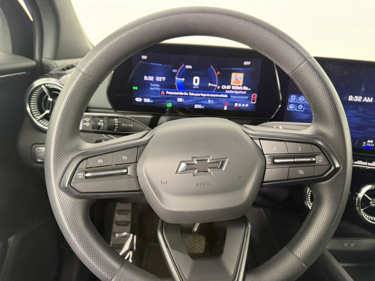 Used 2025 Chevrolet Blazer EV AWD Police image 21