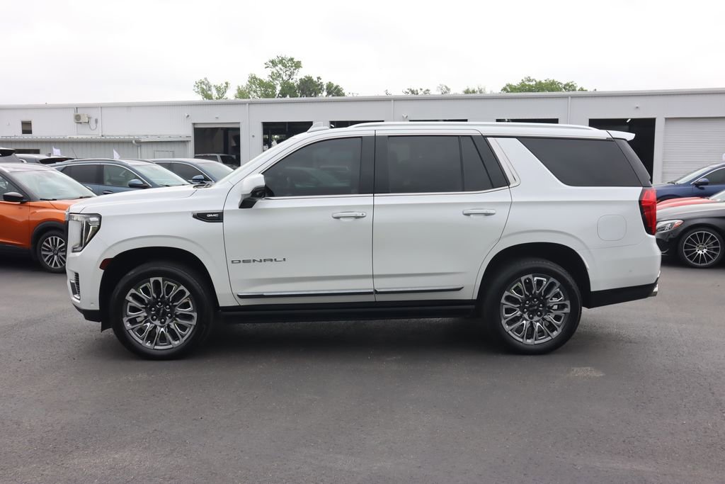 Certified 2023 GMC Yukon Denali Ultimate w/ LPO, Floor Liner Package AWD/4WD image 6