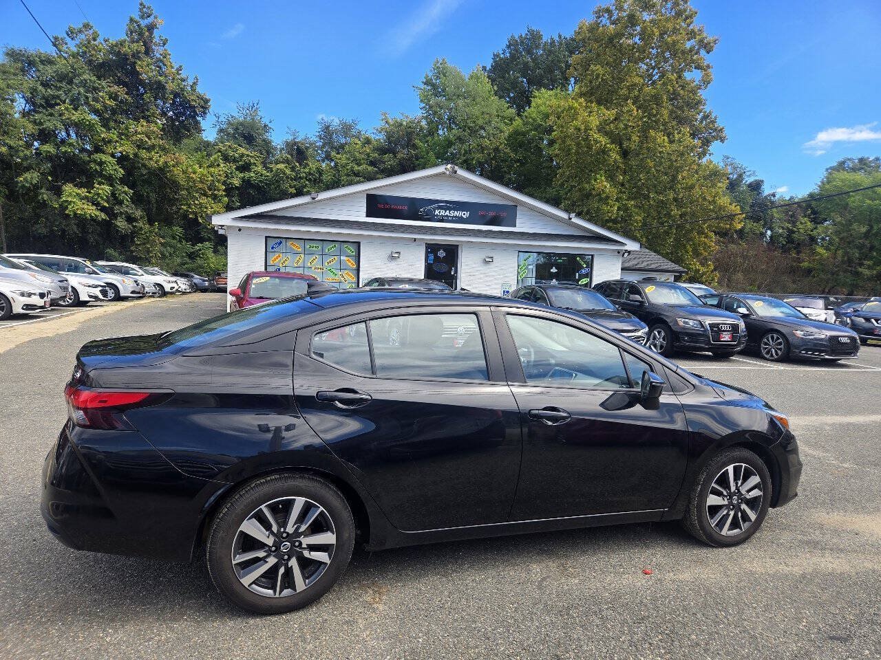 Used 2021 Nissan Versa SV FWD image 6