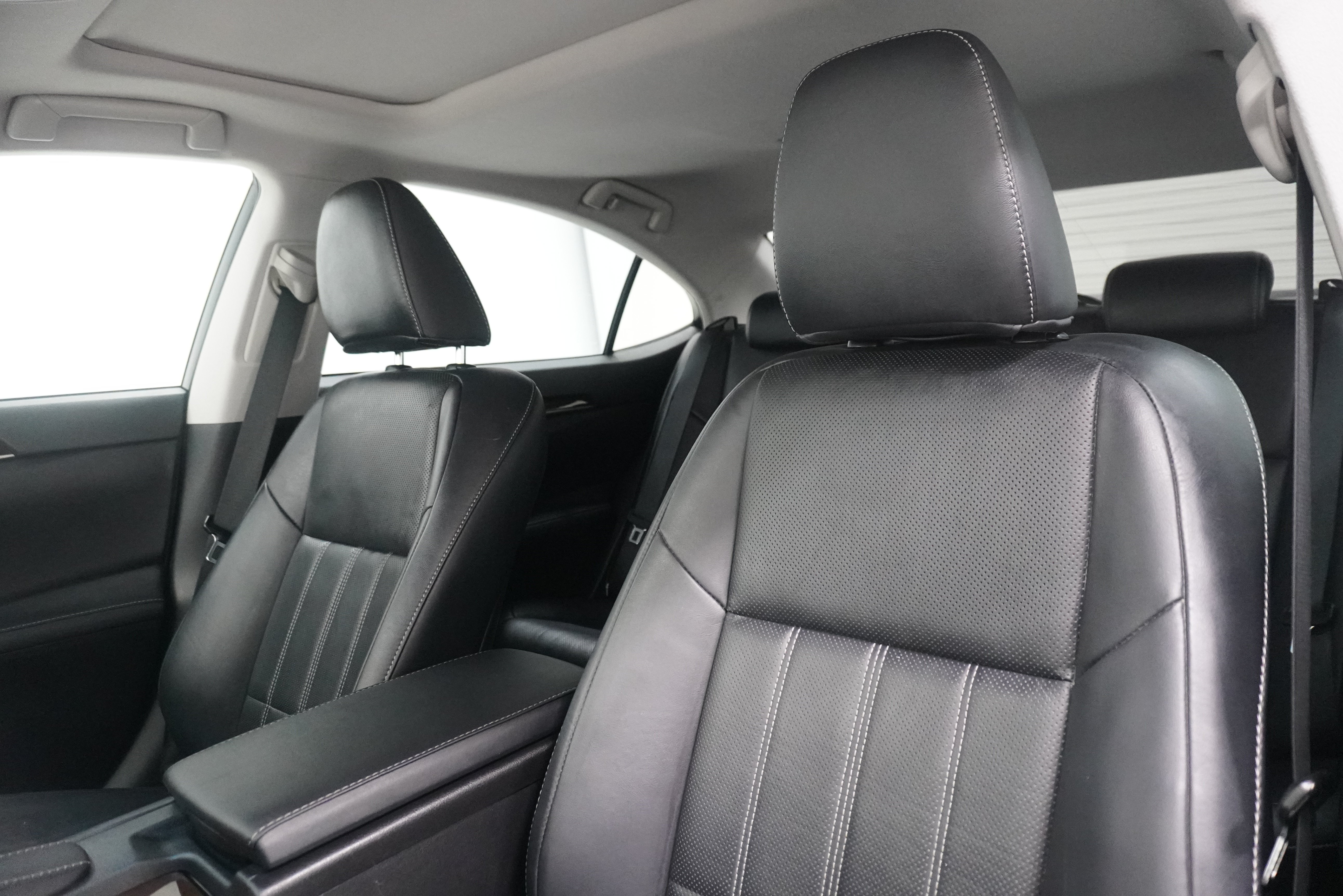 Used 2017 Lexus ES 350 w/ Luxury Package FWD image 11