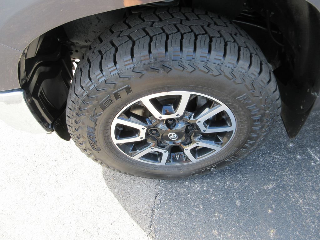 Used 2018 Toyota Tundra Limited AWD/4WD image 15