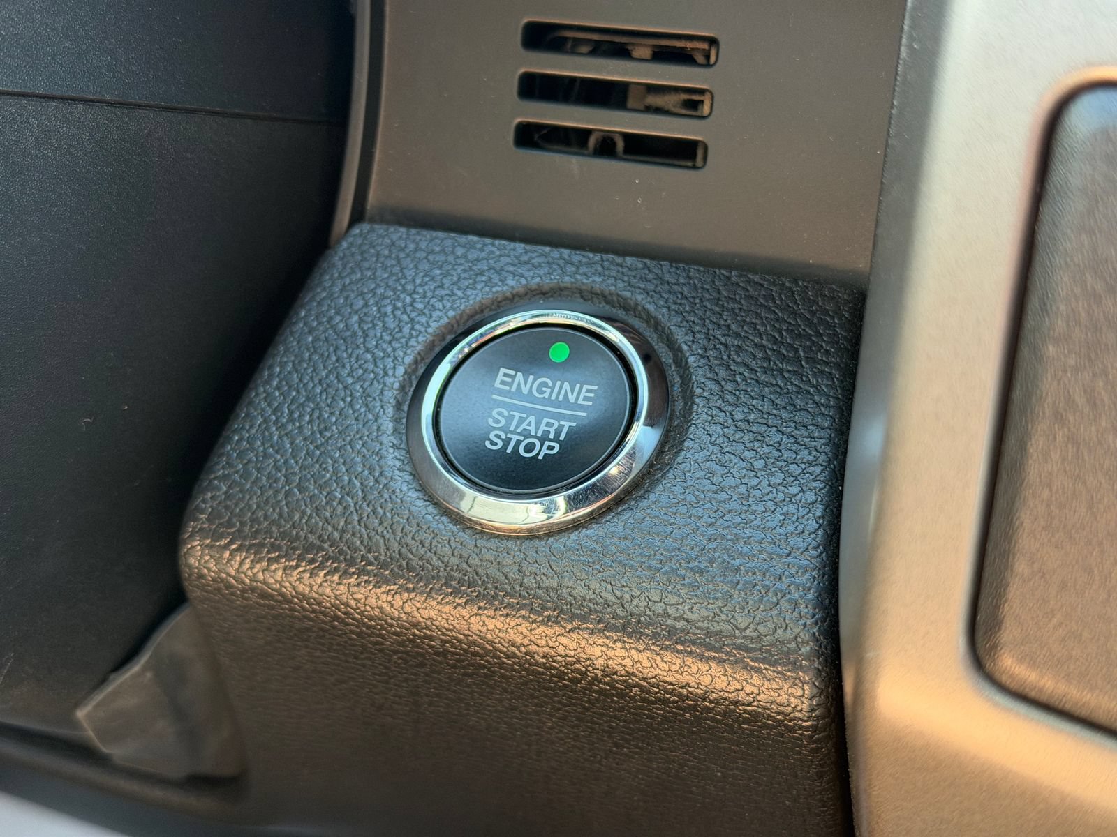 Used 2021 Ford Expedition XLT AWD/4WD image 29