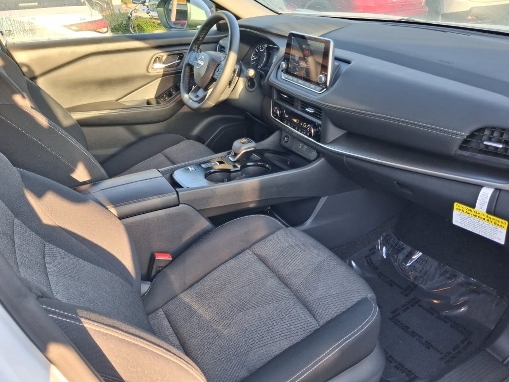 Certified 2026 Nissan Rogue SV FWD image 23