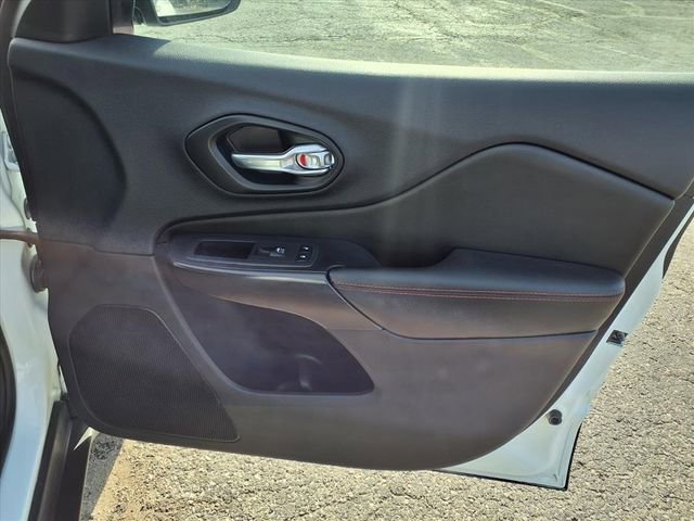 Used 2021 Jeep Cherokee Trailhawk w/ Technology Group image 81