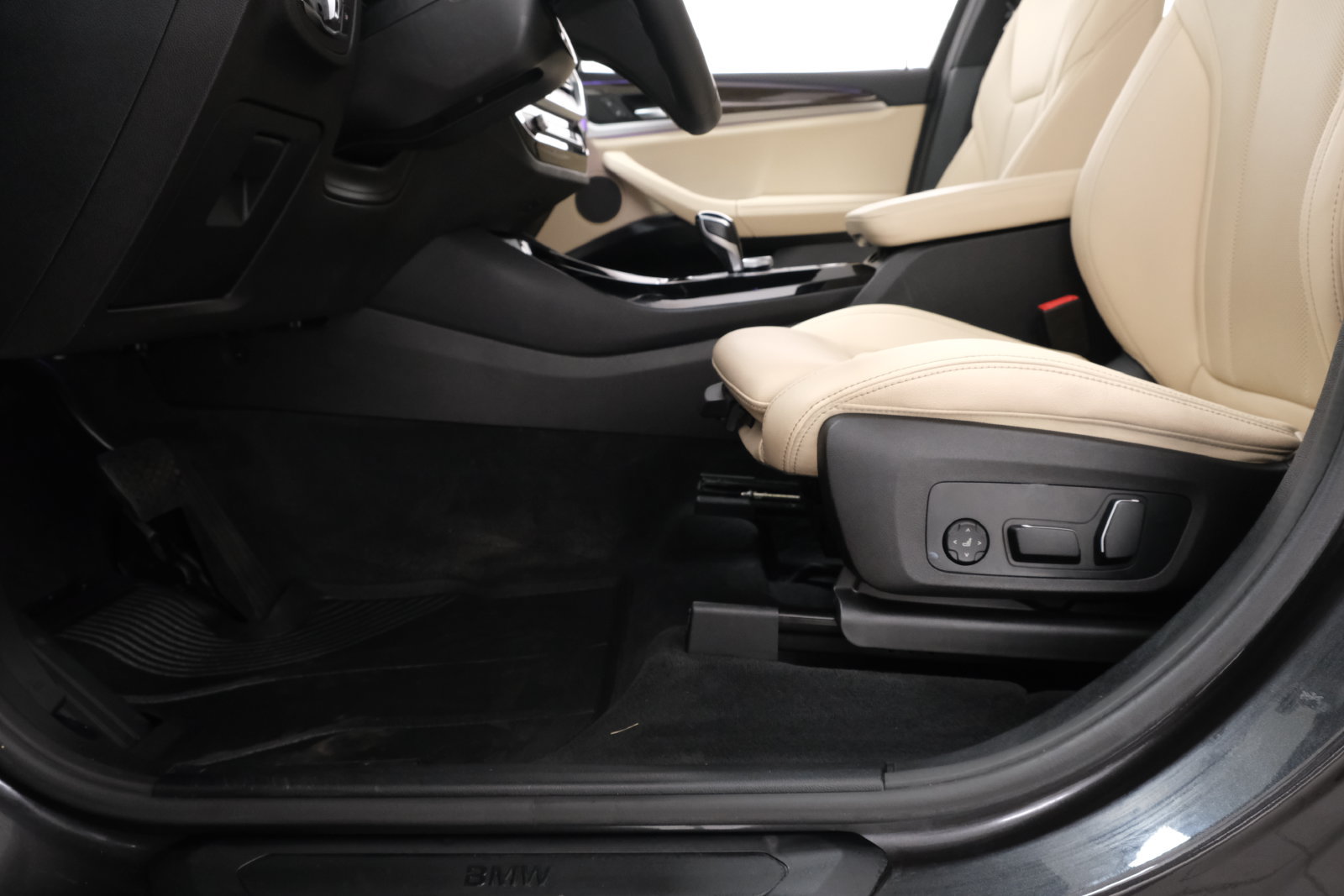 Used 2024 BMW X3 xDrive30i w/ Premium Package AWD/4WD image 31